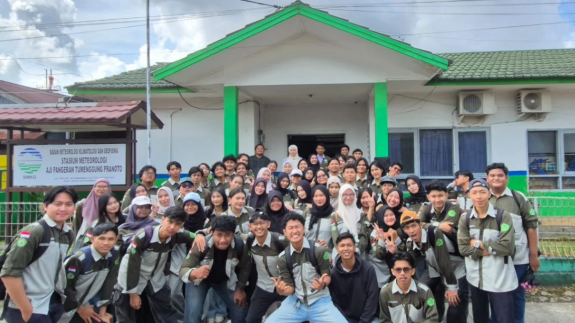Mahasiswa Jurusan Agroteknologi Fakultas Pertanian Universitas Mulawarman Laksanakan Praktikum Agroklimatologi di BMKG Samarinda